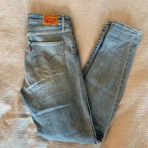 Levi’s 721 High Rise Skinny Jeans size 27